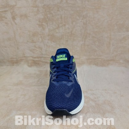Nike Zoom Running shoes in navy blue with white midsoles